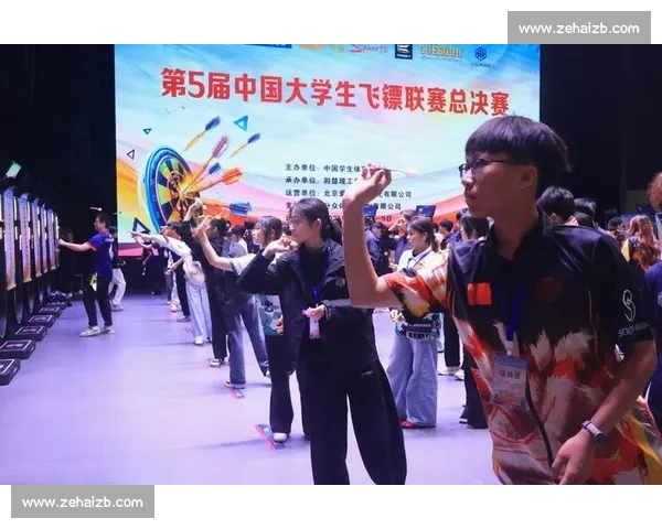 飞镖比赛决赛精彩上演 技巧与心态的完美较量决胜时刻蓄势待发